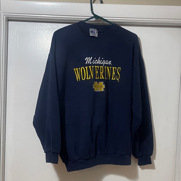 Vintage logo seven Michigan Wolverines Navy Blue Sweater size large